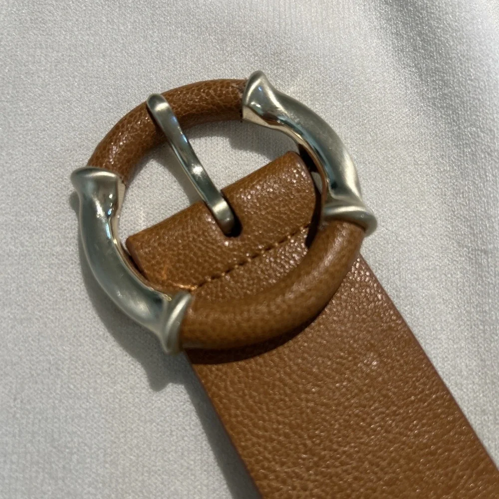 Talbots Women Belt Size XS Brown Camel Leather Exterior Gold Bamboo Buckle XS-Sm